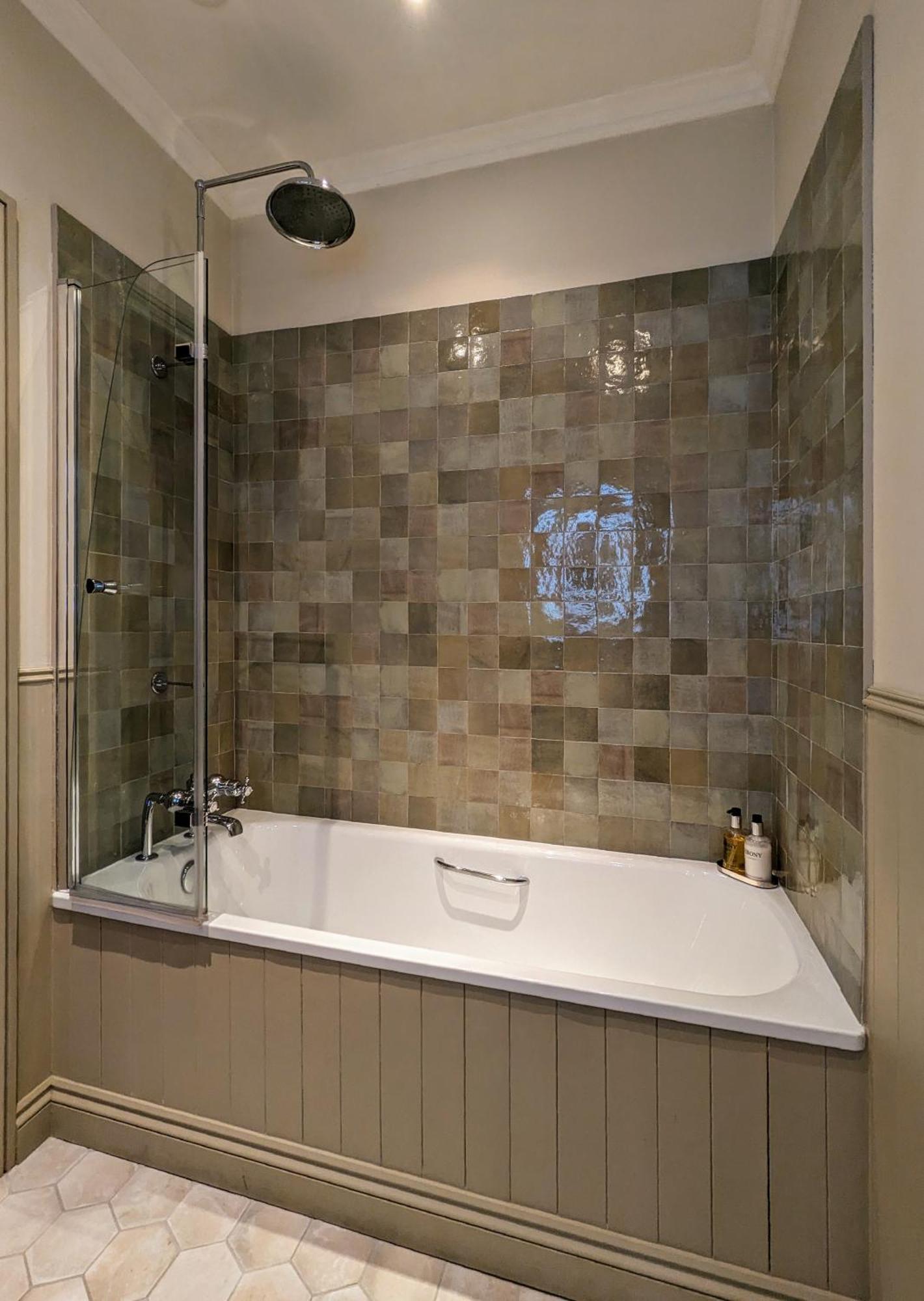 Parc-le-breos House Bed & Breakfast