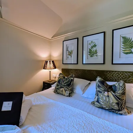 Parc-Le-Breos House Bed & Breakfast Penclawdd Room photo