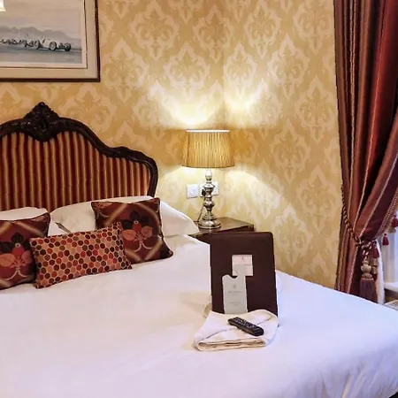 Parc-Le-Breos House Bed & Breakfast Penclawdd Room photo