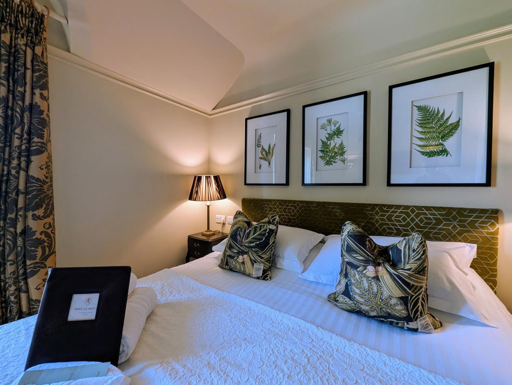 Parc-le-breos House Bed & Breakfast Penclawdd