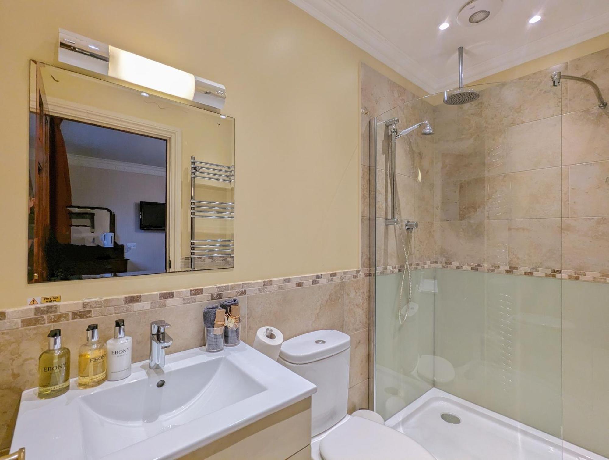 Bed & Breakfast Parc-le-breos House 4*