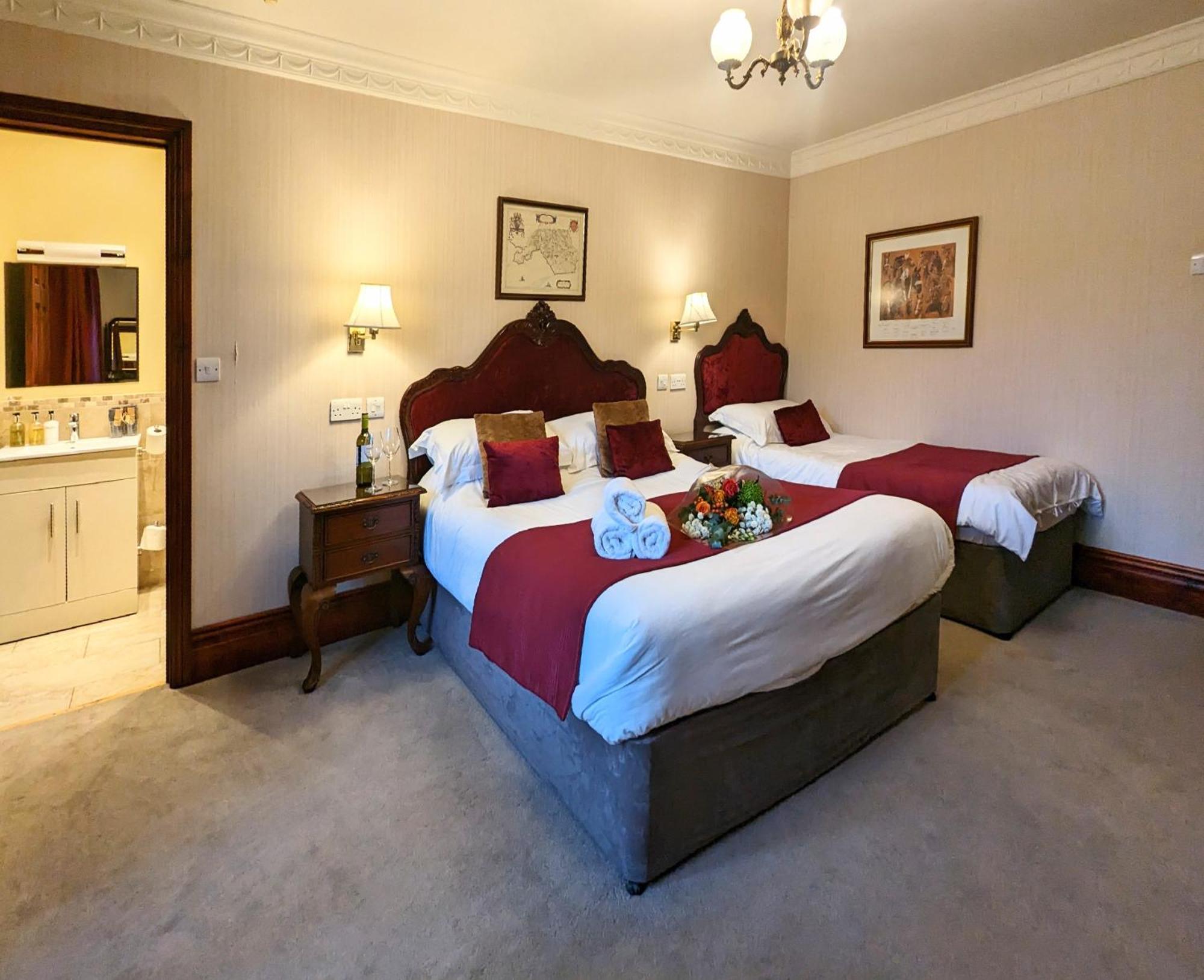 Parc-le-breos House Bed & Breakfast