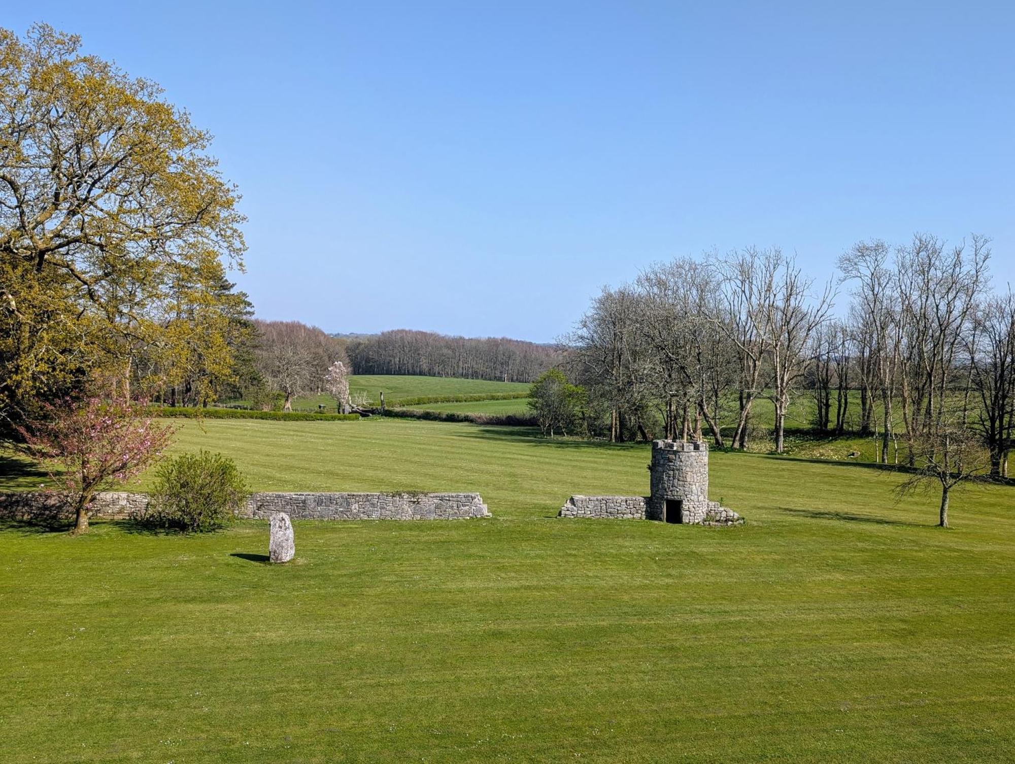 Parc-le-breos House Bed & Breakfast